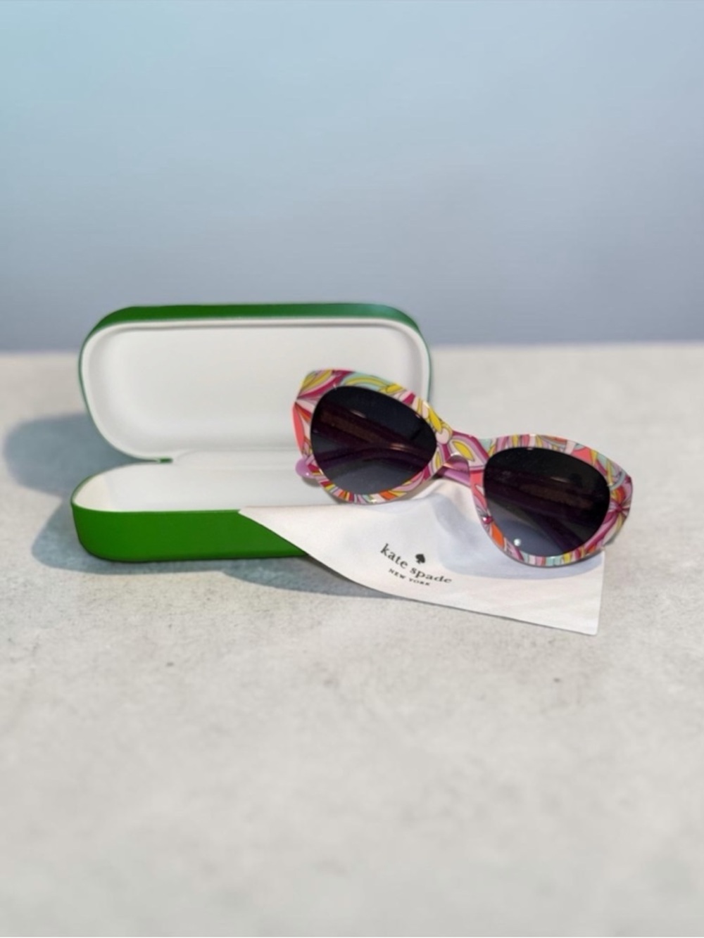 Kate Spade NWT Vibrant Patterned Sunglasses